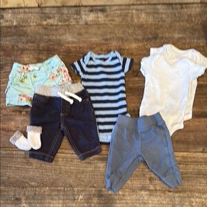 Carter’s boys size 3 months lot in infant pants onesies
